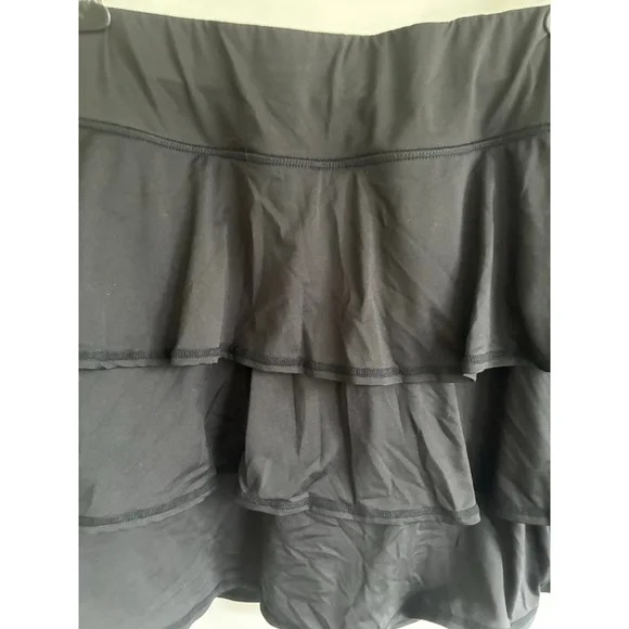 Women's Ideology Black Tiered Ruffle Mini Skirt with inner shorts 2X - Picture 4 of 6